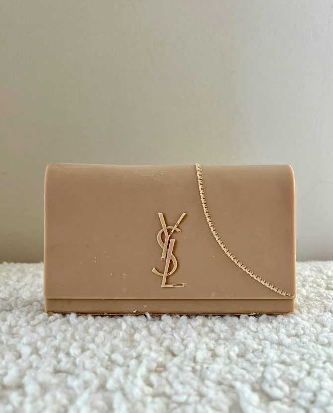 bolso: figura de chocolate